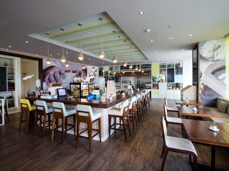 A La Carte Danang Beach 10