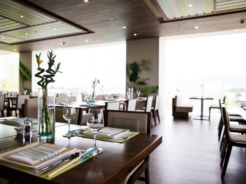 A La Carte Danang Beach 15