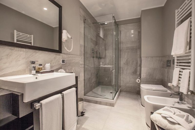 Hotel Marconi 5 - Bathroom Example