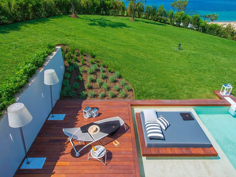 Avaton Luxury Villas Resort Relais & Chateaux 16