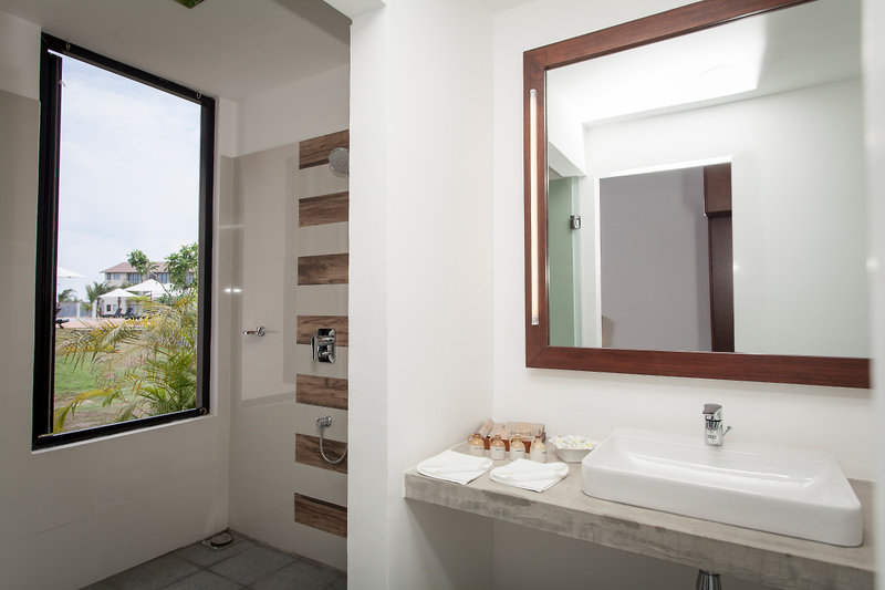 The Calm Resort & Spa 8