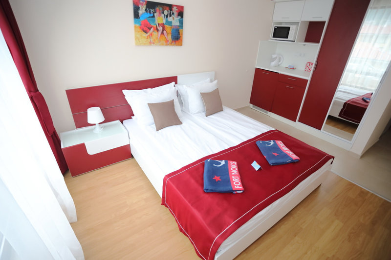 Premier Fort Beach 4