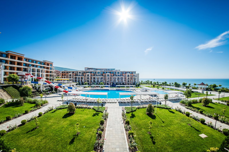 Premier Fort Beach 1
