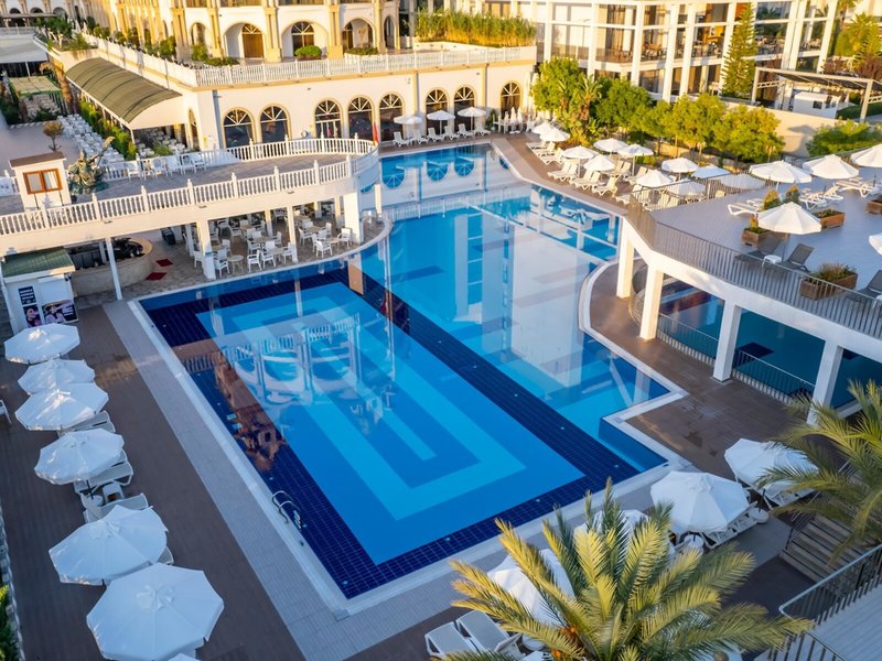 Jadore Deluxe Hotel & Spa 16