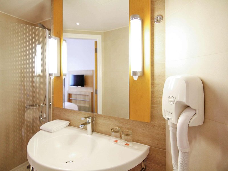 ibis One Central 32