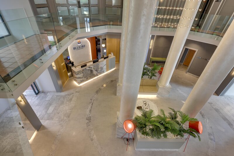 Grand Blue Sky International 43