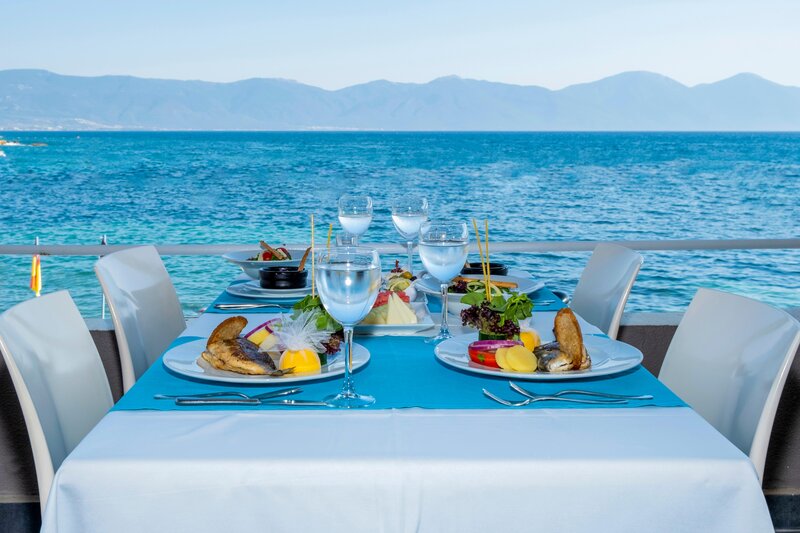 Grand Blue Sky International 60