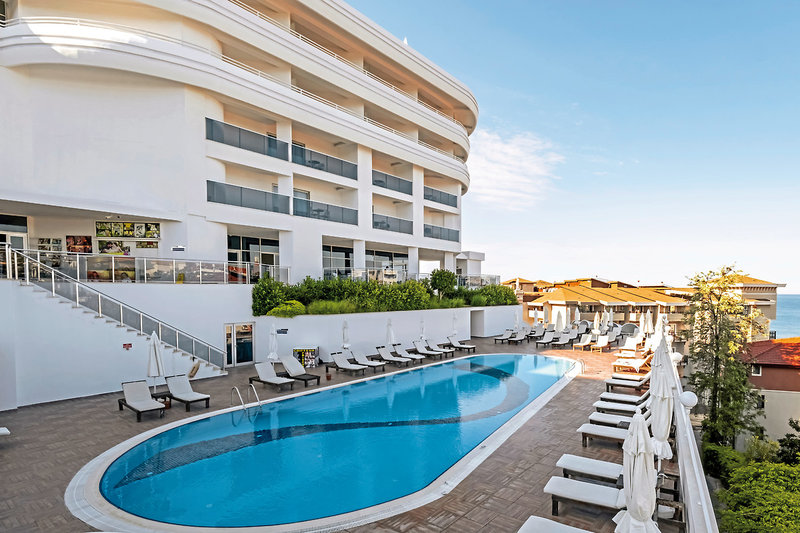 Laguna Beach Alya Resort 9