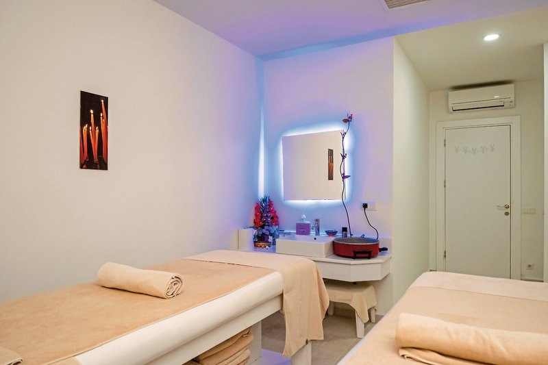 Laguna Beach Alya Resort 23