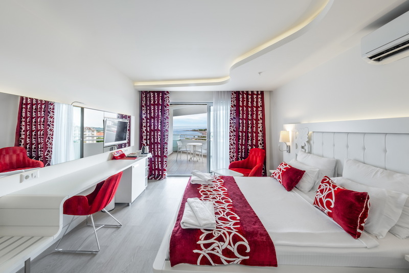Laguna Beach Alya Resort & Spa 10