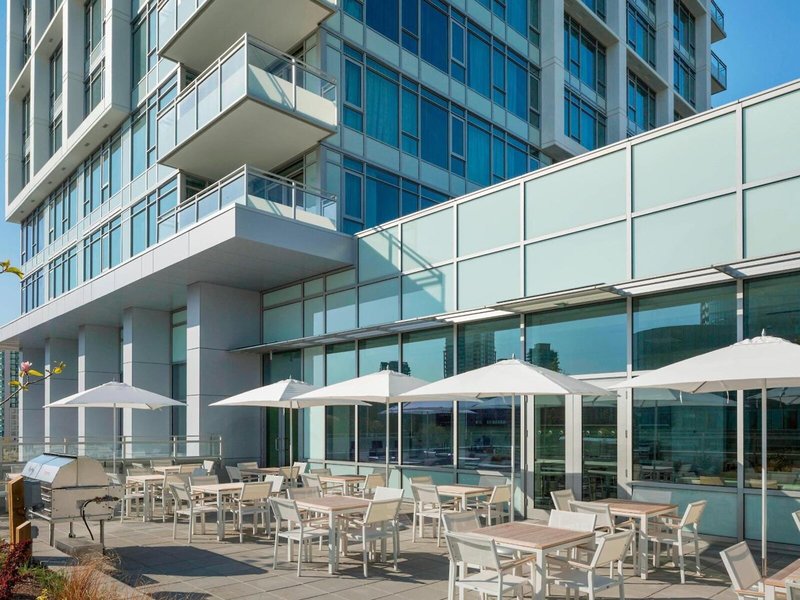 Element Vancouver Metrotown 3