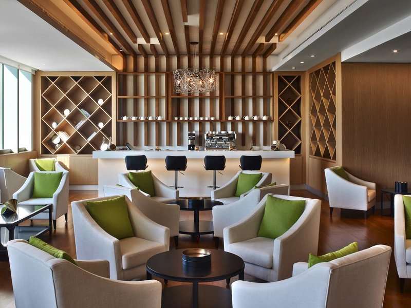V Hotel Curio Collection by Hilton  3