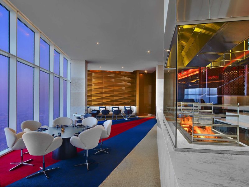V Hotel Curio Collection by Hilton  7