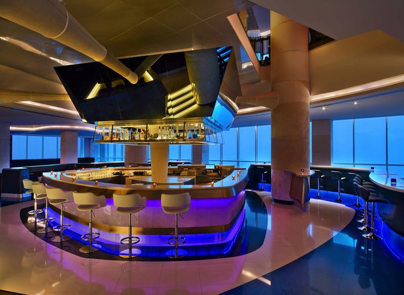 V Hotel Curio Collection by Hilton  8