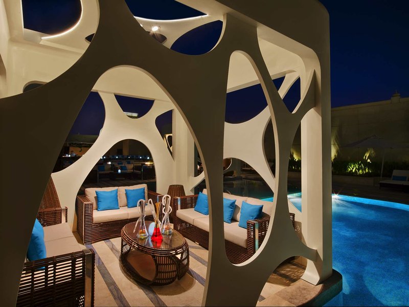 V Hotel Curio Collection by Hilton  11