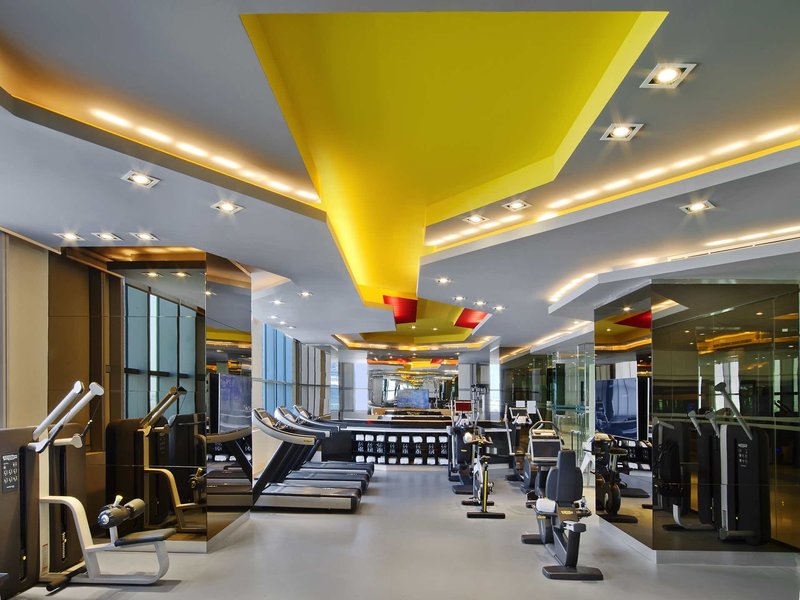V Hotel Curio Collection by Hilton  12