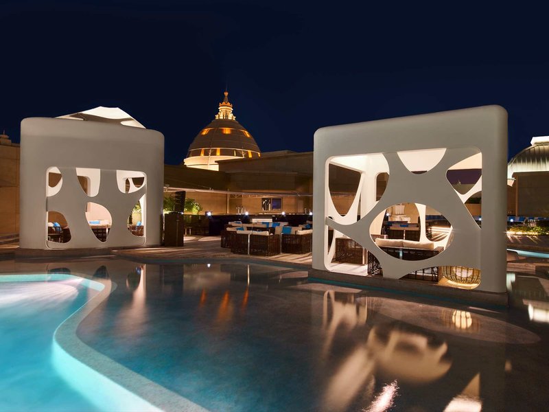 V Hotel Curio Collection by Hilton  13