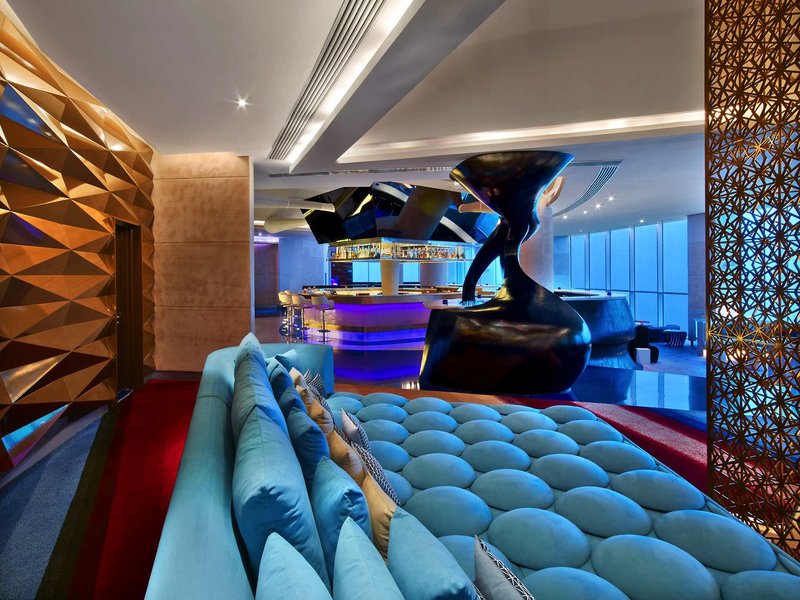 V Hotel Curio Collection by Hilton  17
