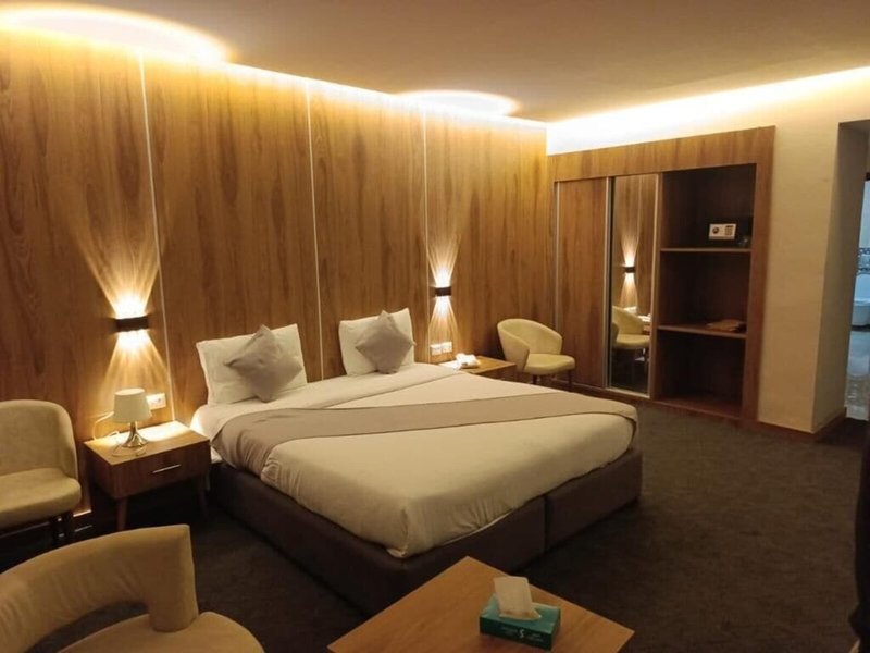 Sandy Palace Hotel 12