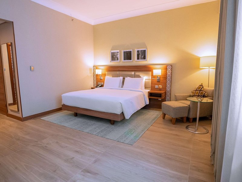 Hilton Garden Inn Dubai Al Muraqabat 39