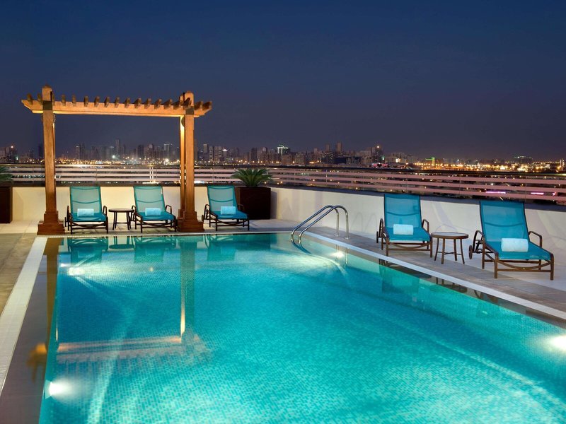 Hilton Garden Inn Dubai Al Muraqabat 4 - Outdoor Pool