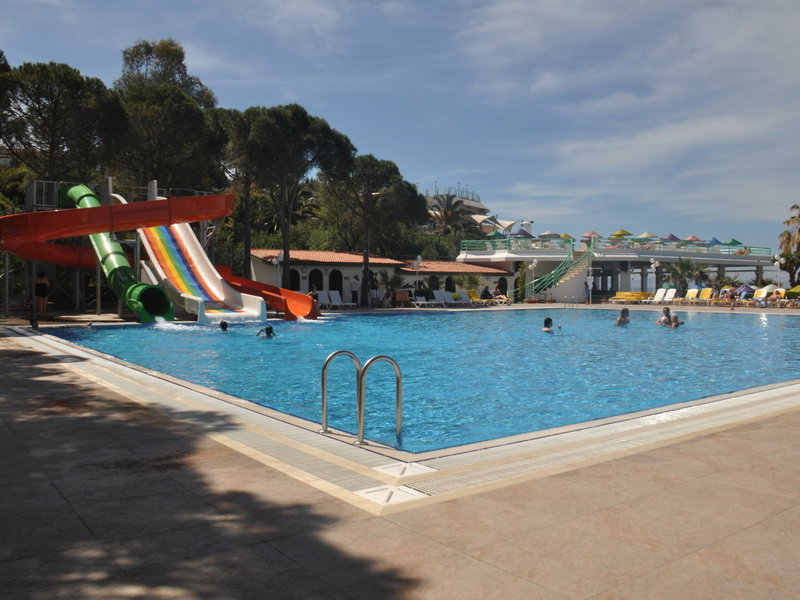 Club Hotel Grand Efe 4