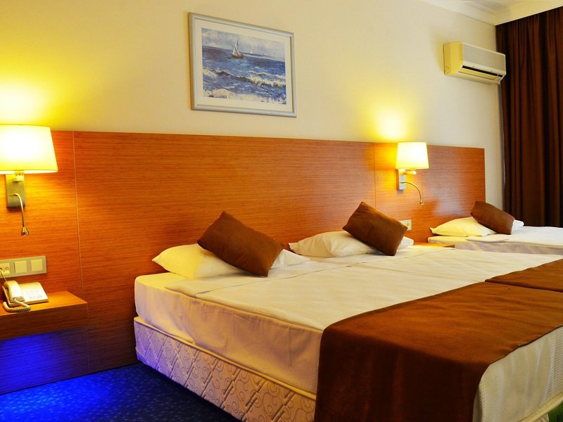 Club Hotel Grand Efe 19