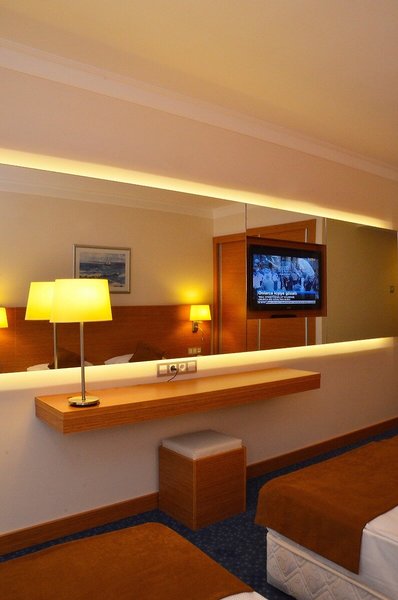 Club Hotel Grand Efe 22