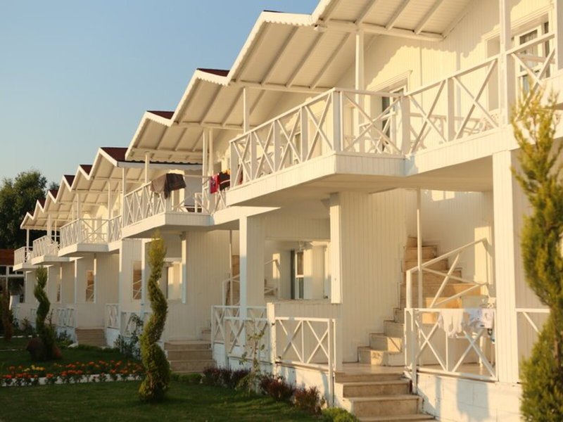 Risus Beach Resort Hotel 1