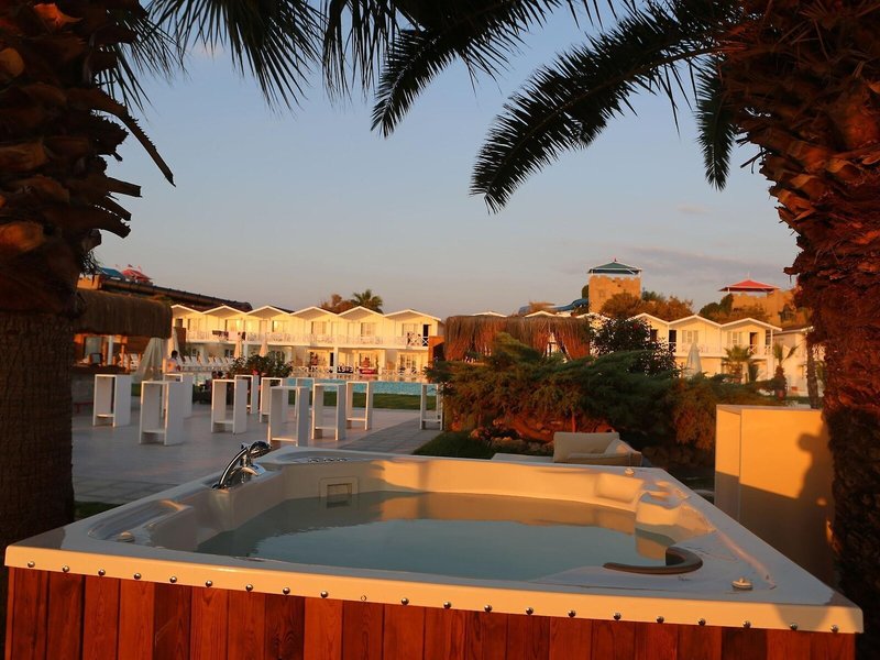 Risus Beach Resort Hotel 2