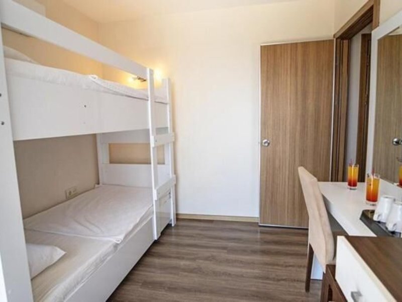 Risus Beach Resort Hotel 32