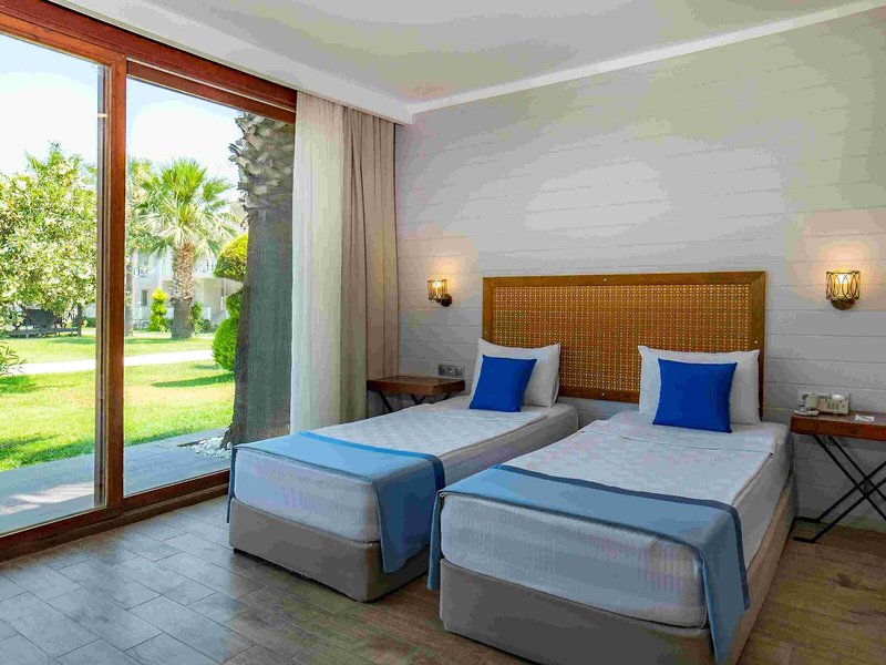 Risus Beach Resort Hotel 46