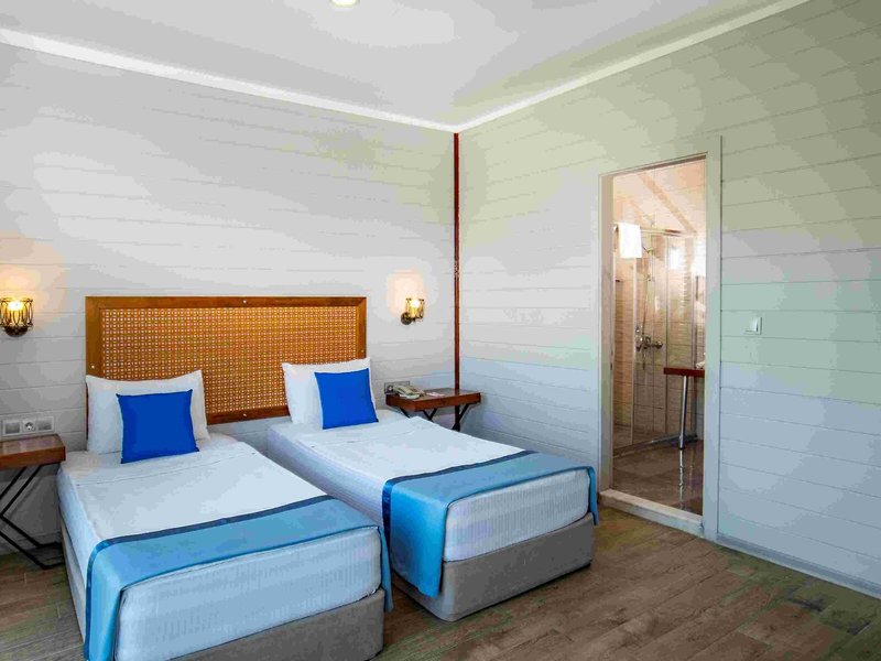 Risus Beach Resort Hotel 50