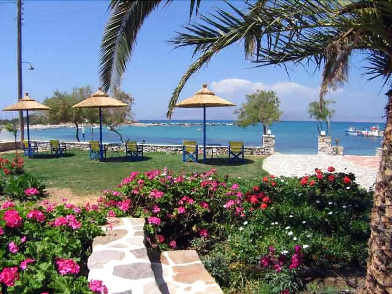 Agia Anna Studios & Apartments 1
