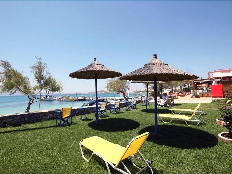 Agia Anna Studios & Apartments 12