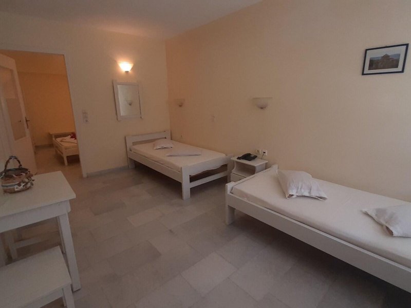 Agia Anna Studios & Apartments 20