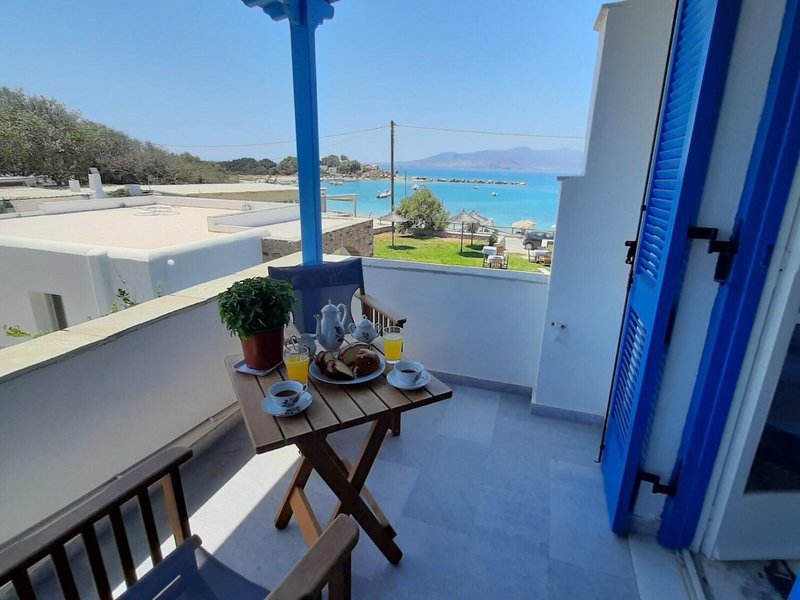 Agia Anna Studios & Apartments 23