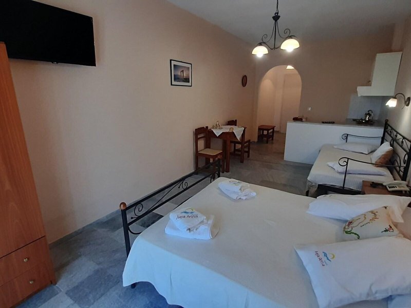 Agia Anna Studios & Apartments 31