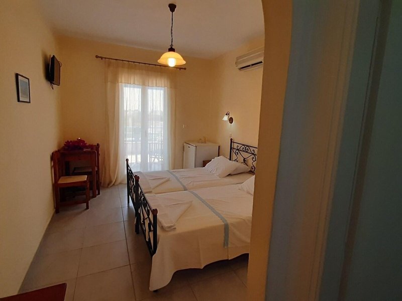 Agia Anna Studios & Apartments 33