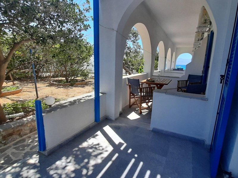 Agia Anna Studios & Apartments 34
