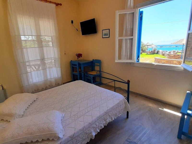 Agia Anna Studios & Apartments 38