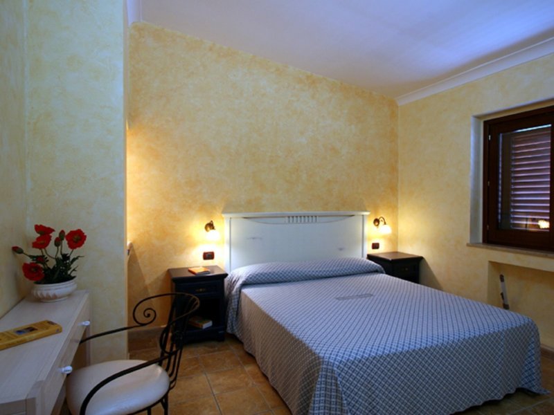Borgo Donna-Canfora 28