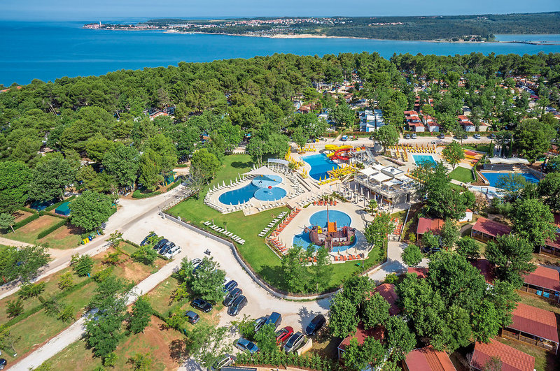 Lanterna Premium Camping Resort by Happy Camp 1