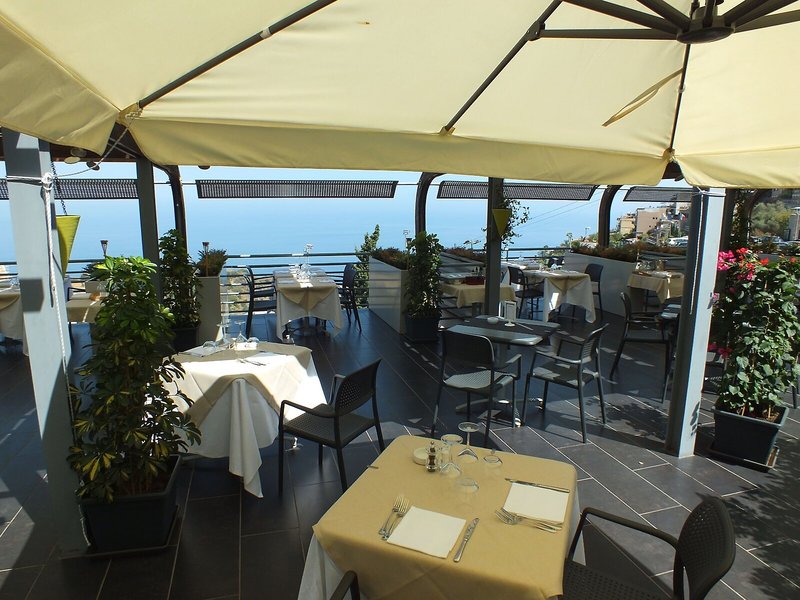 Taormina Palace 23