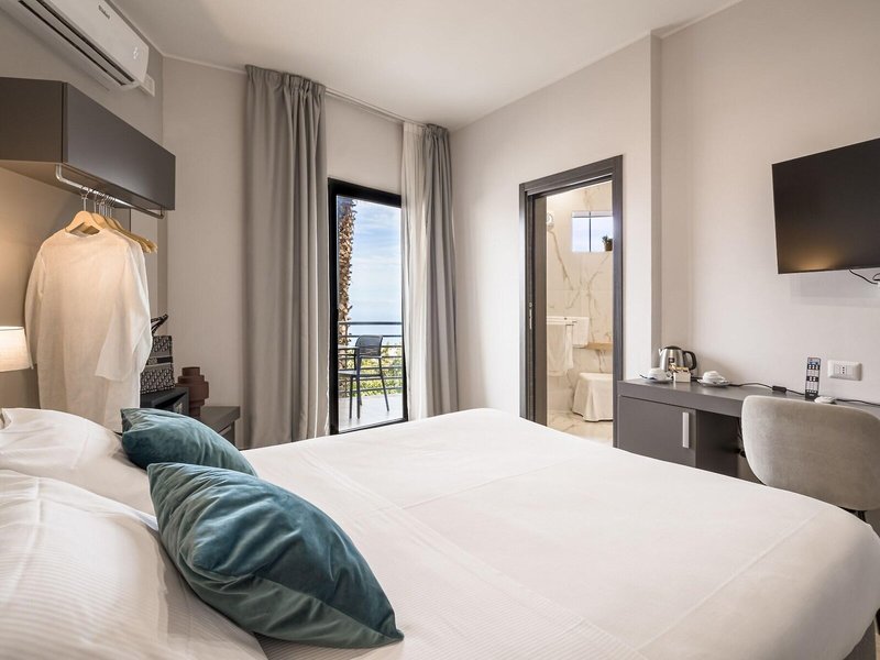 Taormina Palace 35
