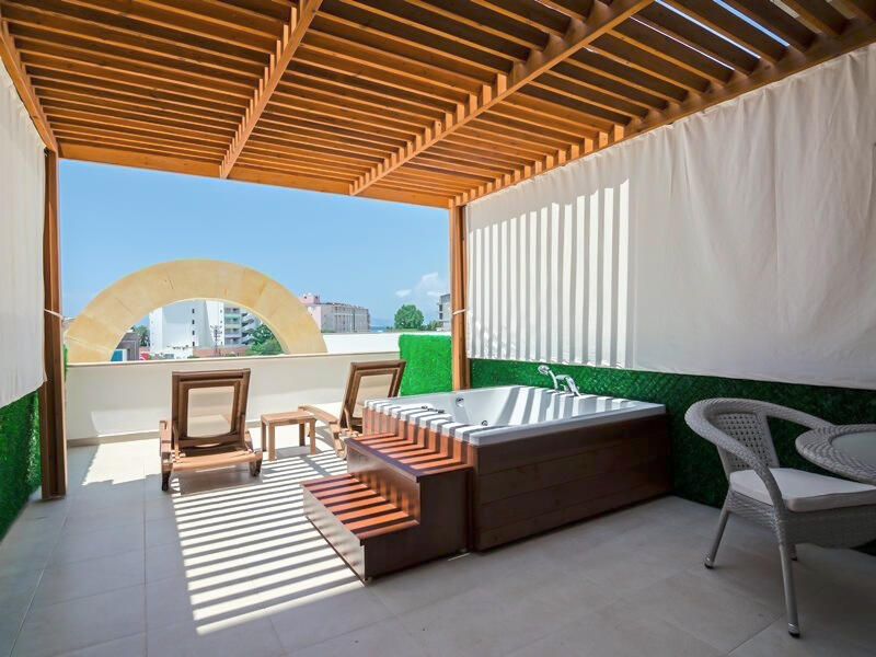 The Lumos Deluxe Resort Hotel & Spa 4