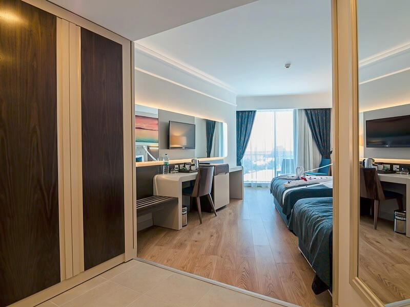 The Lumos Deluxe Resort Hotel & Spa 5