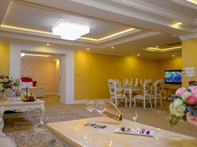 Grand Kandyan Hotel 15