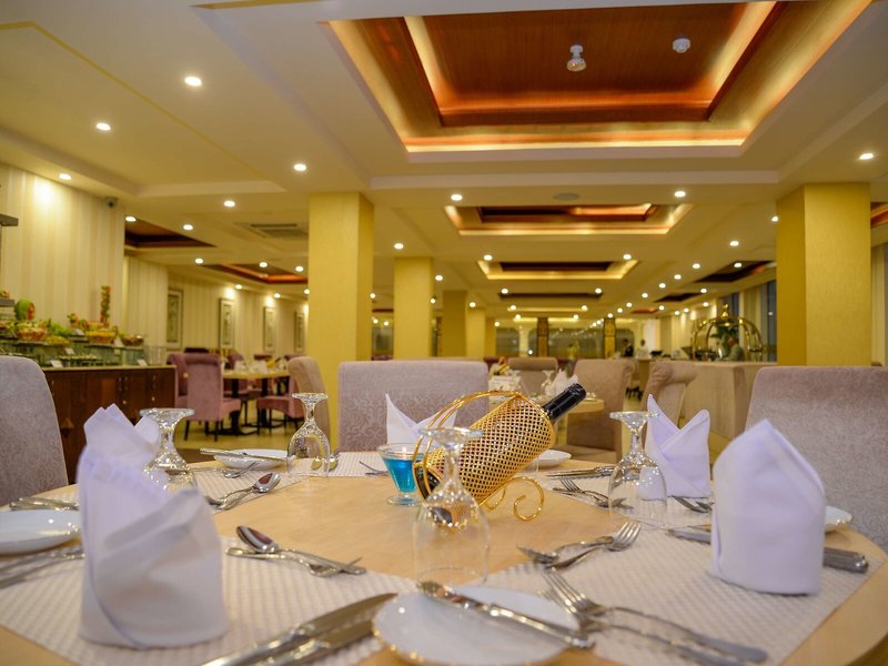 Grand Kandyan Hotel 20