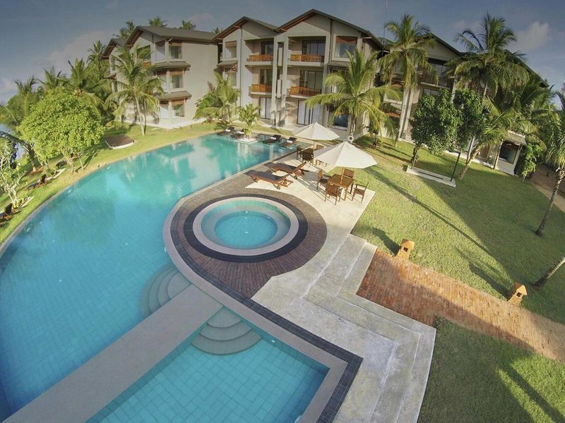 Amaranthe Bay Resort & Spa 3 - Outdoor Pool